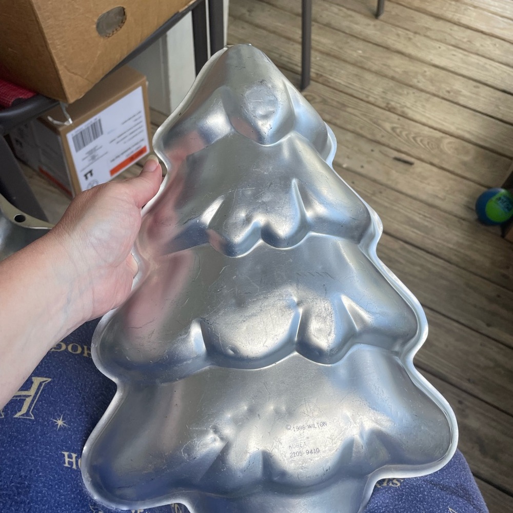 Wilton Silver Christmas Tree Cake Pan